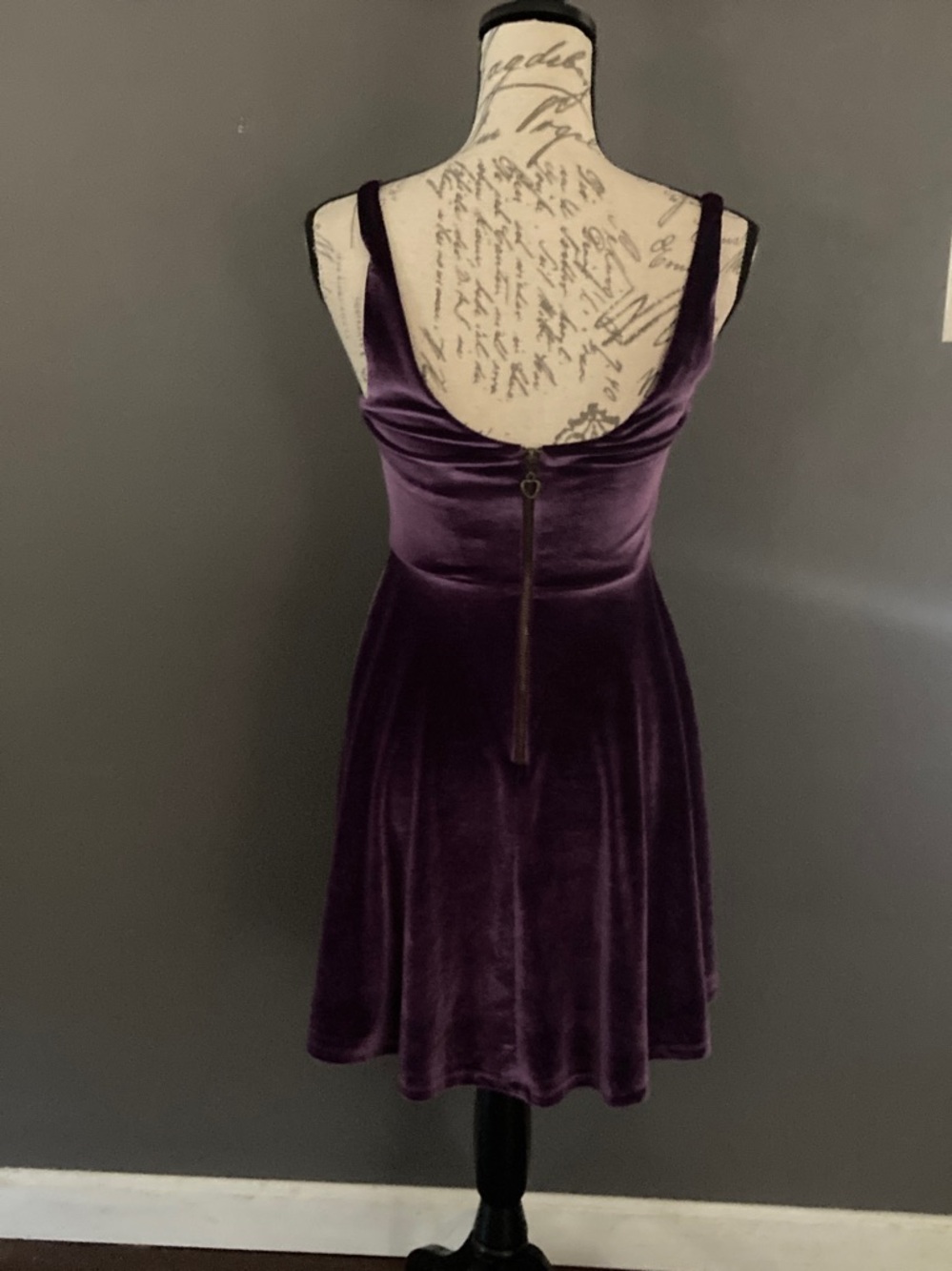 Urban Outfitters sexy purple velvet dress new with tags vneck - Picture 2 of 7